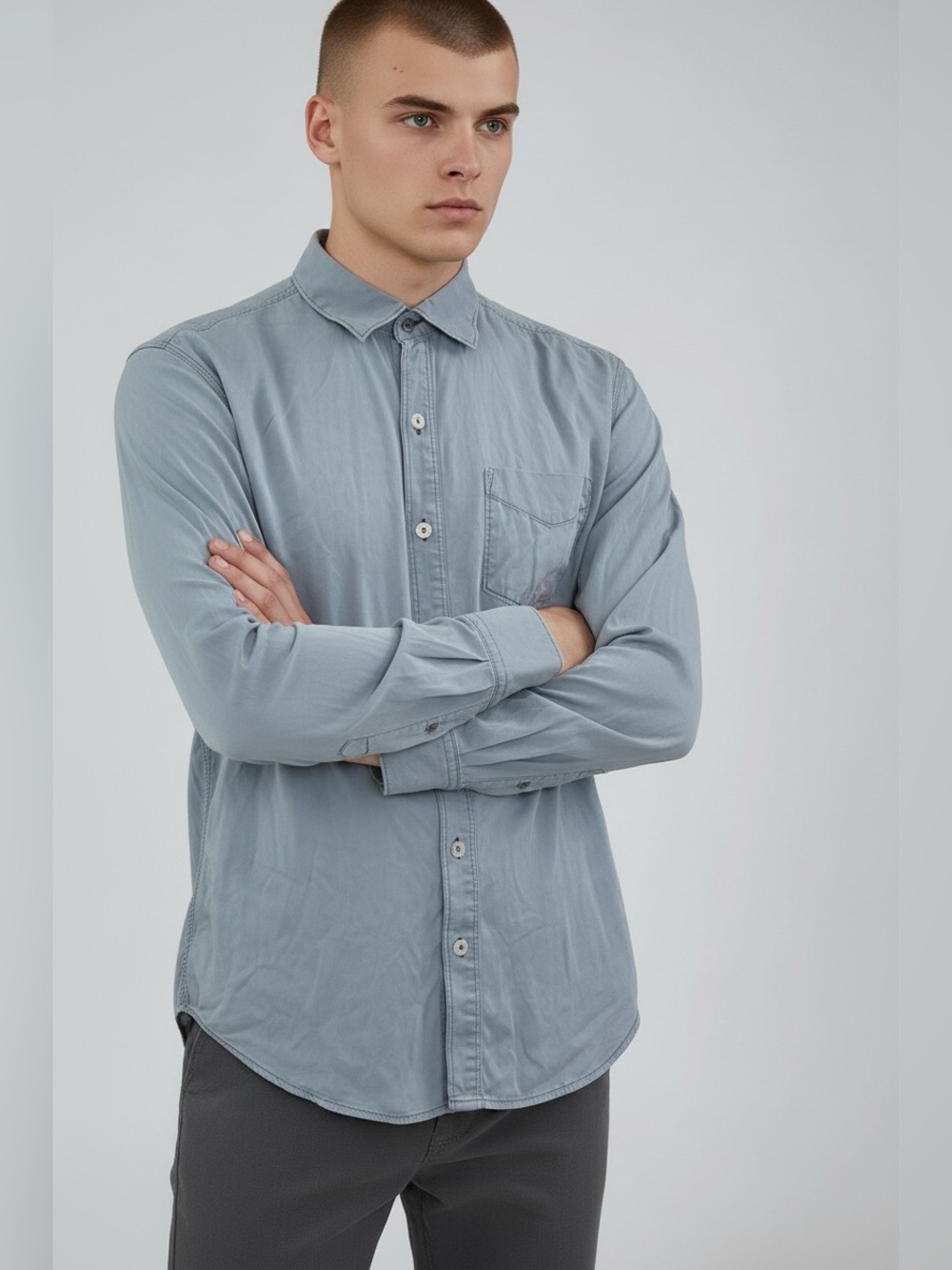 Tommy Bahama Men’s Size M Long Sleeve Solid Blue Tencel Cotton Button Up Shirt
